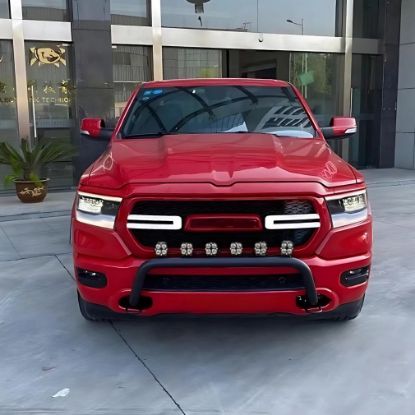 صورة بايب دعامية مع لايت وهوك دودج رام